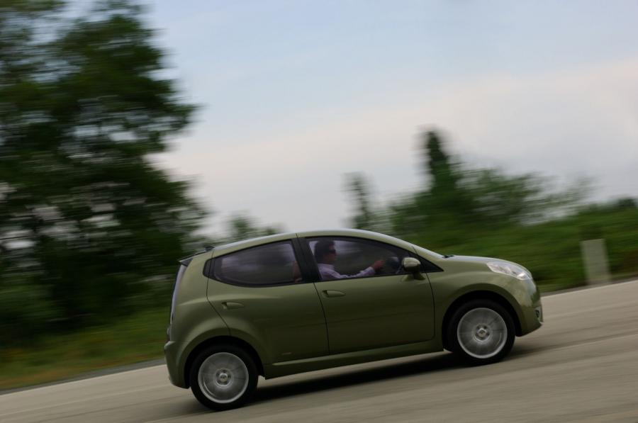  Daihatsu D-Compact X-Over Concept 2006 года  (фото 5 из 16)